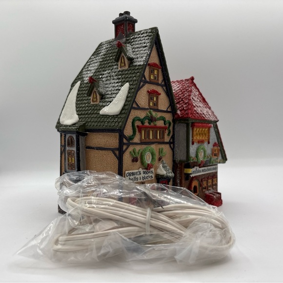 Department 56 1992 H.V.C. North Pole Obbie’s Books & Letrinka’s Candy 5624-3 - Picture 8 of 12